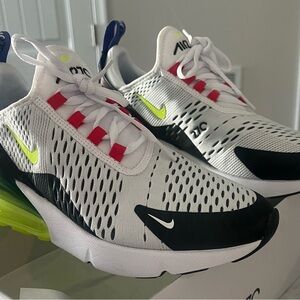 Nike Women’s Air Max 270 Sneakers Size 8